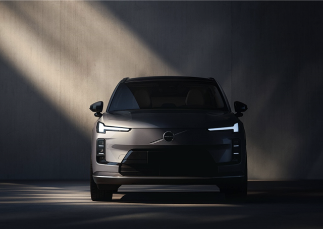 The Volvo XC70 is back: A Plug-In Hybrid SUV that blows your mind!
